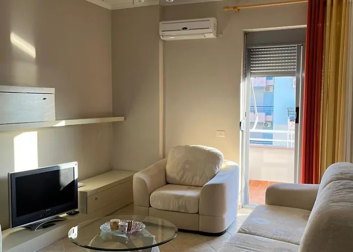 公寓 Orikum Apartment *